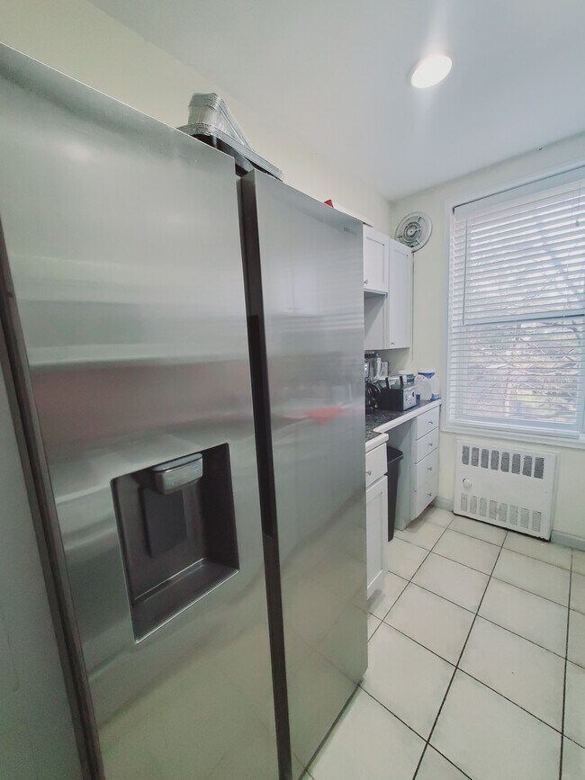 Building Photo - 7 4th St