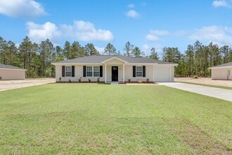 Building Photo - 561 Church Cir