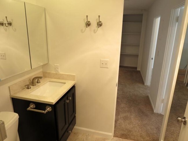 Foto del edificio - 2 bedroom in Huntington Beach CA 92648