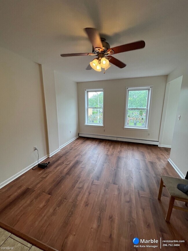 Building Photo - 2 br, 1 bath Townhome - 337 Ocean Ave Apt 2