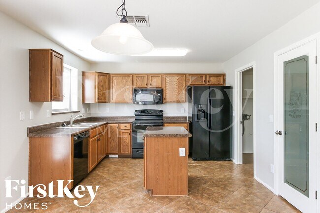 Building Photo - 38240 N Sandy Dr