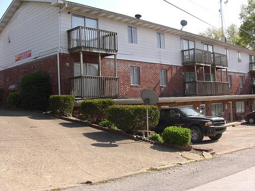 Foto principal - 208 W Main St