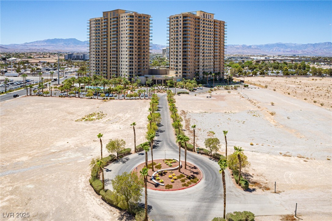 Building Photo - 8255 S Las Vegas Blvd