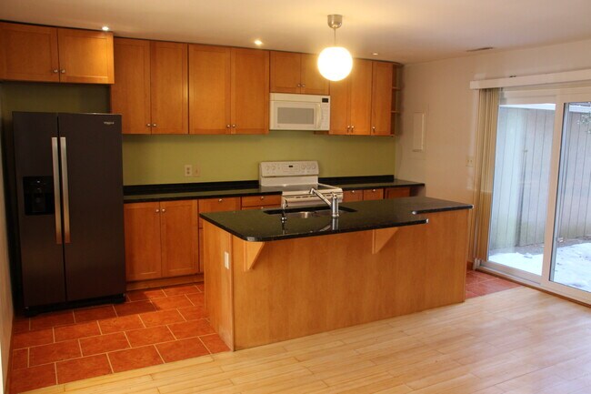 Foto del edificio - 670 Lockesley Ter