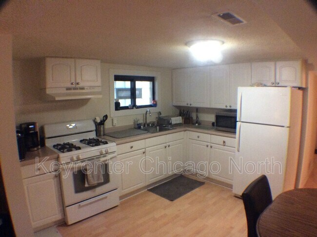Foto del edificio - 2652 W Homer St