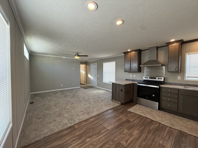 Building Photo - 10610 State Rte 762