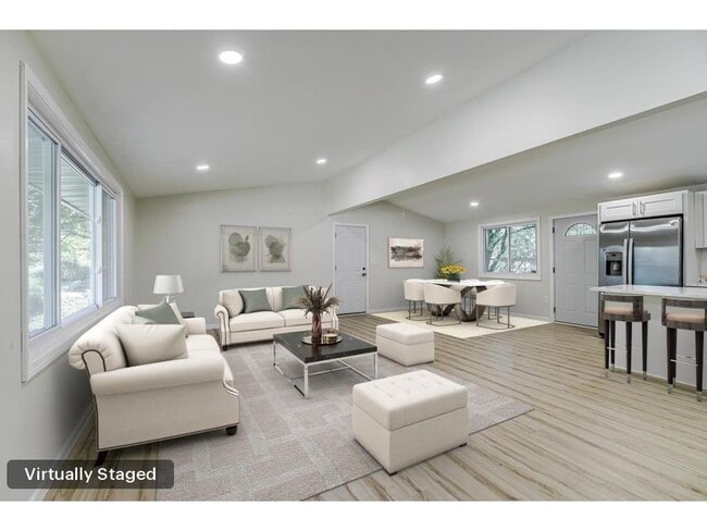 Foto del edificio - 835 Niagara Ln N