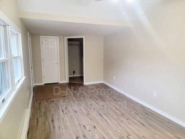 Foto del edificio - 283 Acres Rd