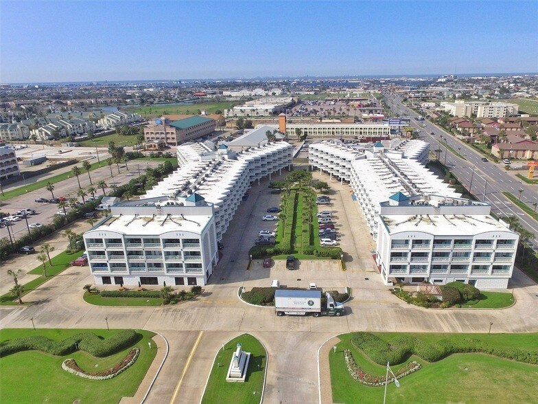 Foto principal - 6102 Seawall Blvd