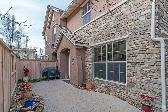Foto del edificio - 1836 Wind Ranch Rd