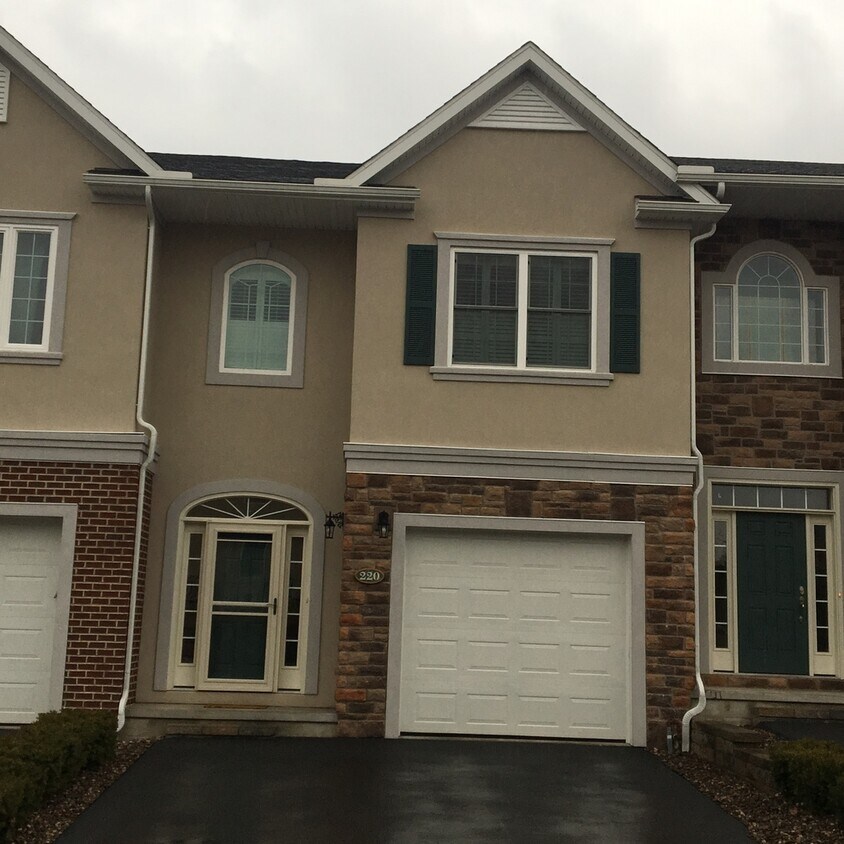 Primary Photo - 3 Bedroom, 3 1/2 Bath Condo