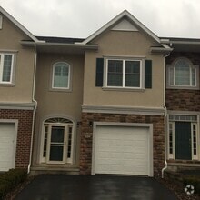 Building Photo - 220 Wiltree Ct