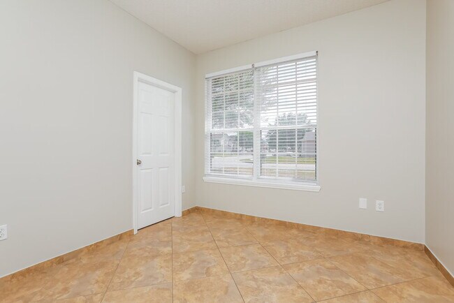 Foto del edificio - 2501 Tiger Maple Ct