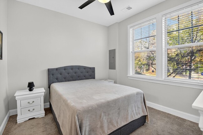 Foto del edificio - 7902 Yellowstone Way