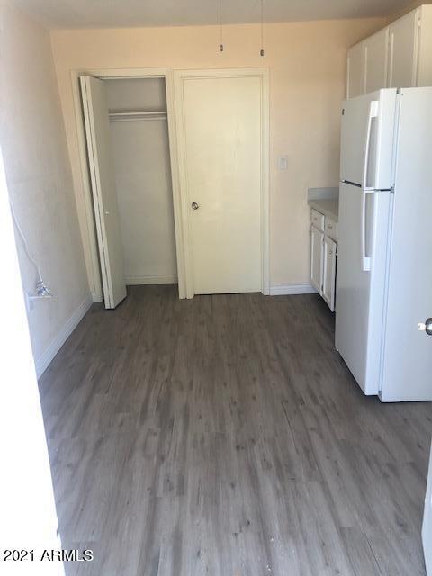 Foto del edificio - 1217 E Hess Ave
