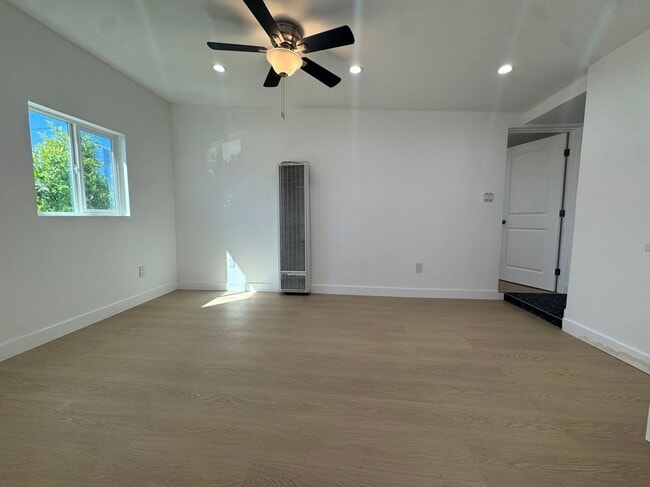 Building Photo - 2669 Clyde Ave