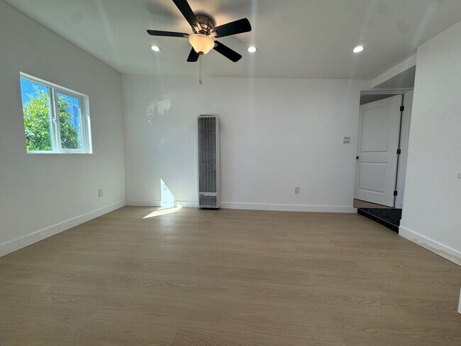 Foto del edificio - 2669 Clyde Ave