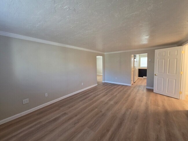 Building Photo - 2 Tideview Path