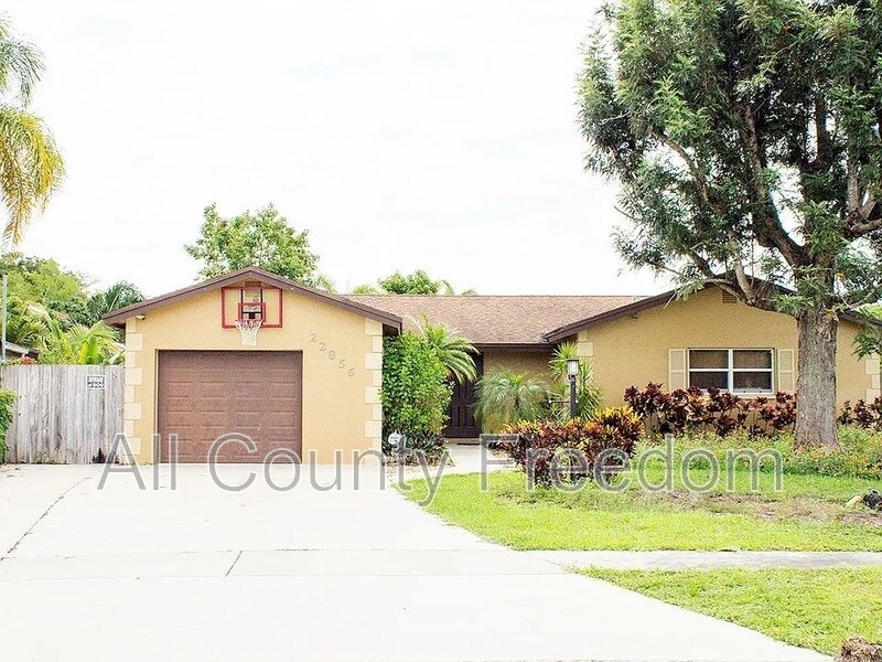 Foto principal - 22856 SW 53rd Ave