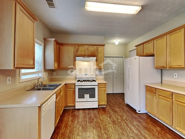 Building Photo - 668 Clairidge Elm Trl