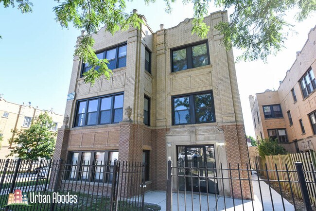 Foto del edificio - 3759 N Kimball Ave