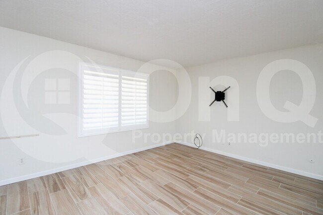 Building Photo - 4528 E Capistrano Ave