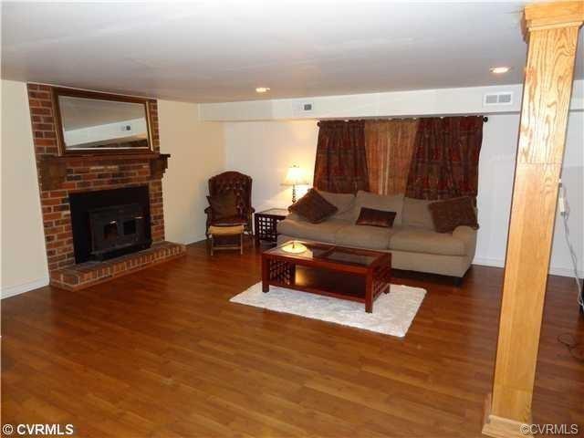 Foto del edificio - 2138 Chestnut Oaks Rd