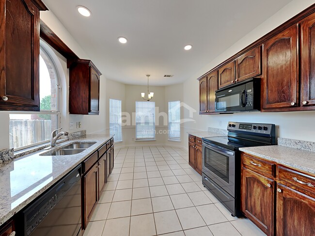 Foto del edificio - 73 N Highland Dr