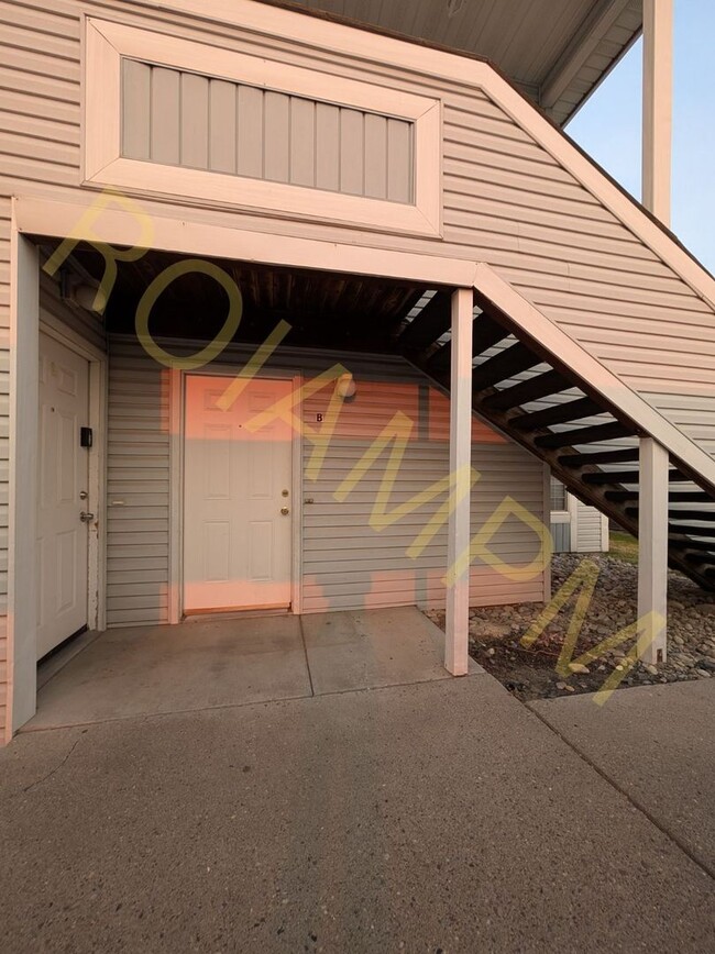 Building Photo - 682 Quincy St