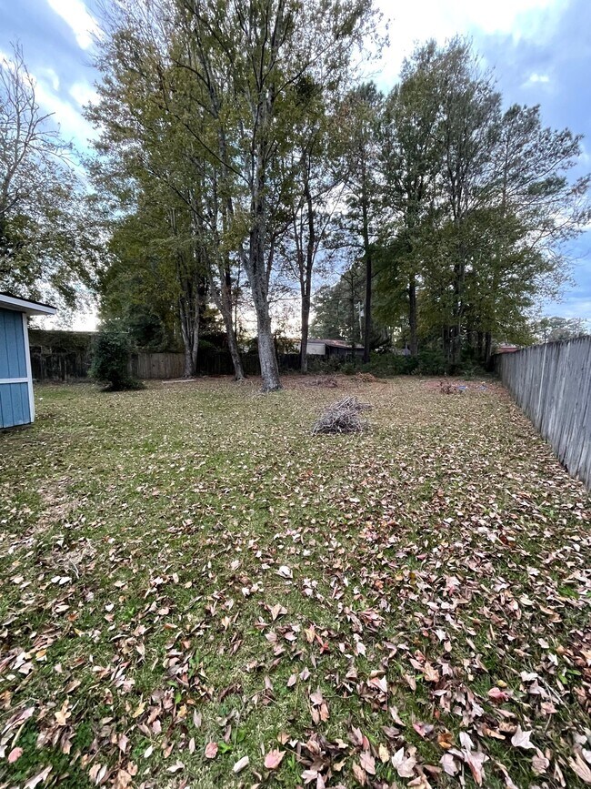 Foto del edificio - 506 Creekwood Cir