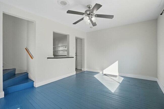 Foto del edificio - 2409 E Queen Ave