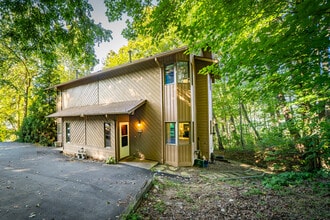 Building Photo - 305 Piney Mountain Dr