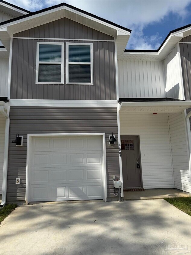 Foto principal - 9007 Golden Eye Dr