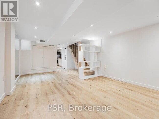 Building Photo - 371 McRoberts Ave