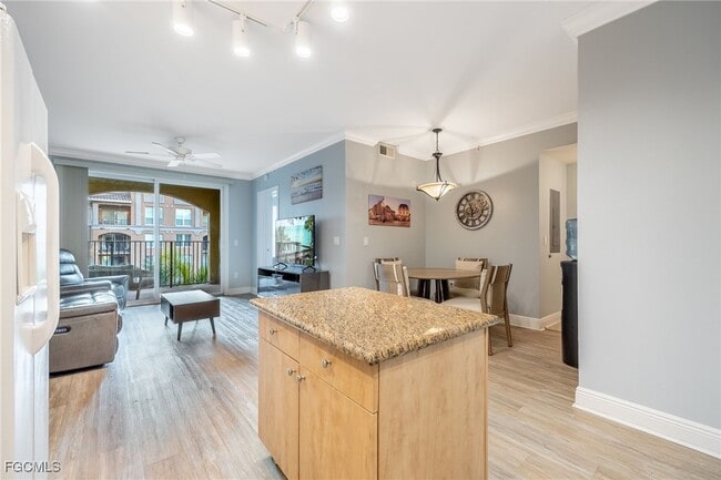 Building Photo - 2825 Palm Beach Blvd