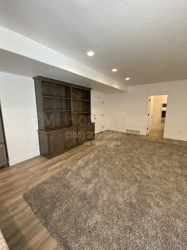 Building Photo - 1284 Mary Ln