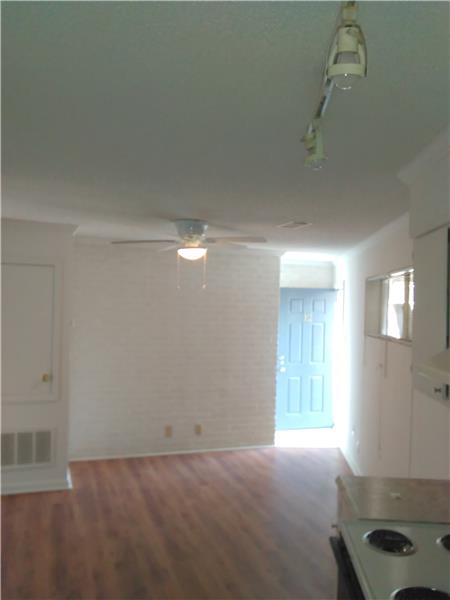 Building Photo - 2500 Oliver Rd