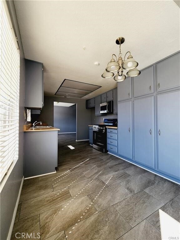 Building Photo - 14835 Alba Way