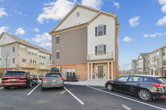 Foto del edificio - 19 Cortland Ct