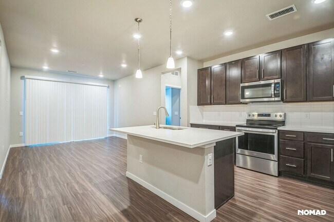 Foto del edificio - Charming 2BR Condo in Littleton