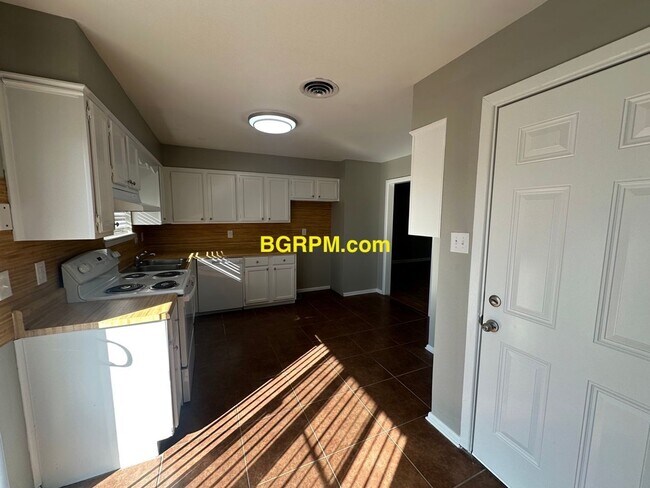 Foto del edificio - 3 Bd 1 Ba House