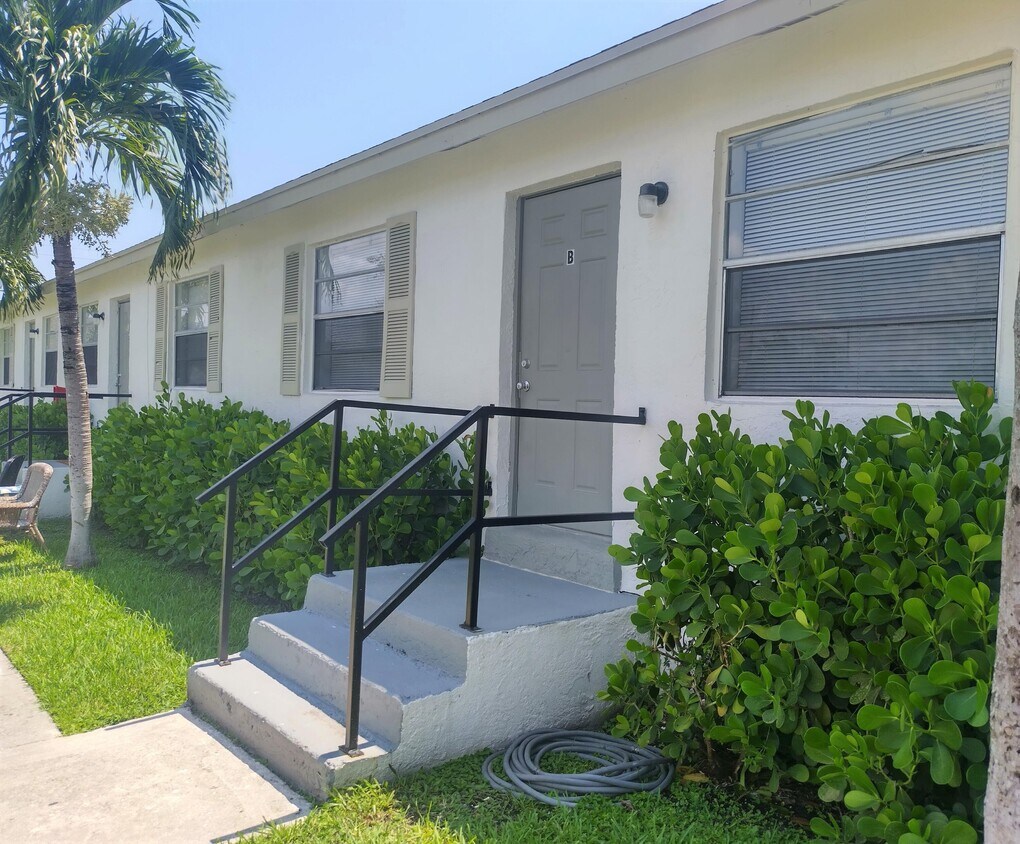 Primary Photo - 1248 AC Evans St