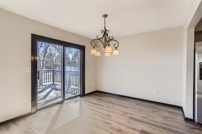 Building Photo - 16691 N Hillcrest Ct, Eden Prairie, MN, 55346