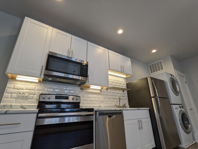 Foto del edificio - 4227 Botanical Ave