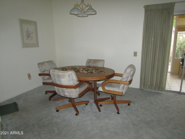 Foto del edificio - 10880 W Emerald Dr