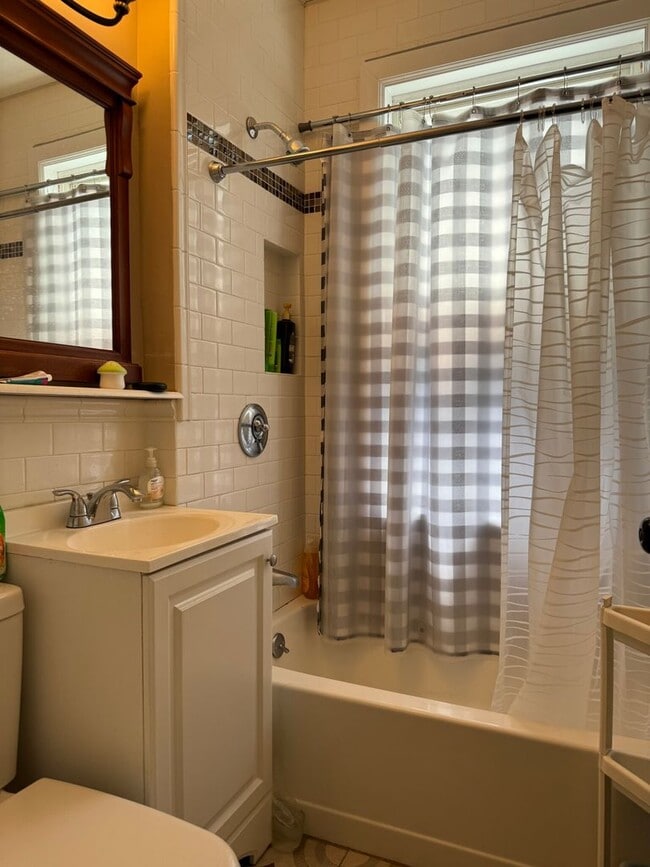 Building Photo - HOT BROOKLINE LISTING!!!!!