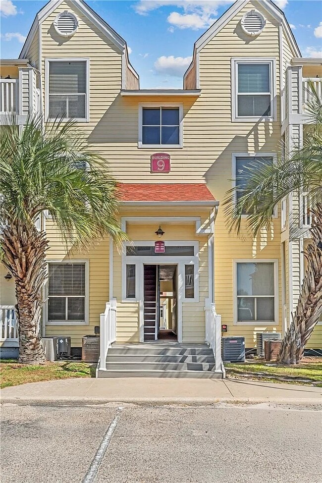 Building Photo - 14721 Whitecap Blvd