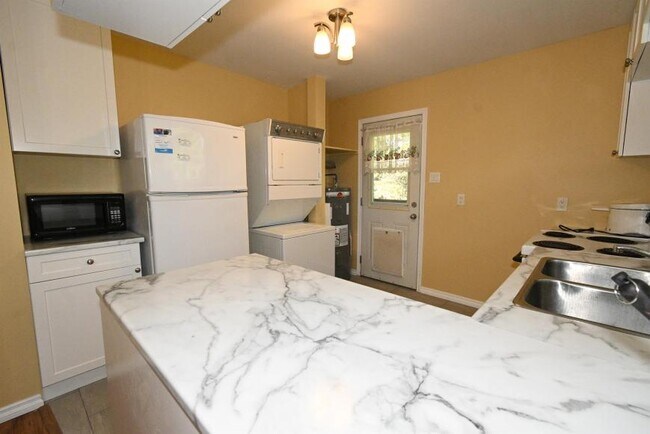 Photo du bâtiment - 2 bedroom in Kitimat BC V8C 1G8