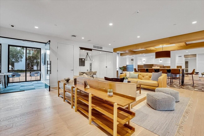 Building Photo - 593 Camino De La Reina