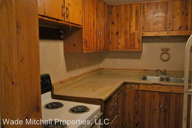 Building Photo - 103 S Florida St